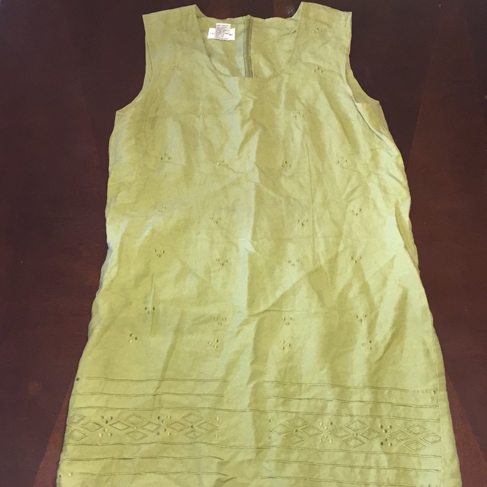 Sleeveless dress